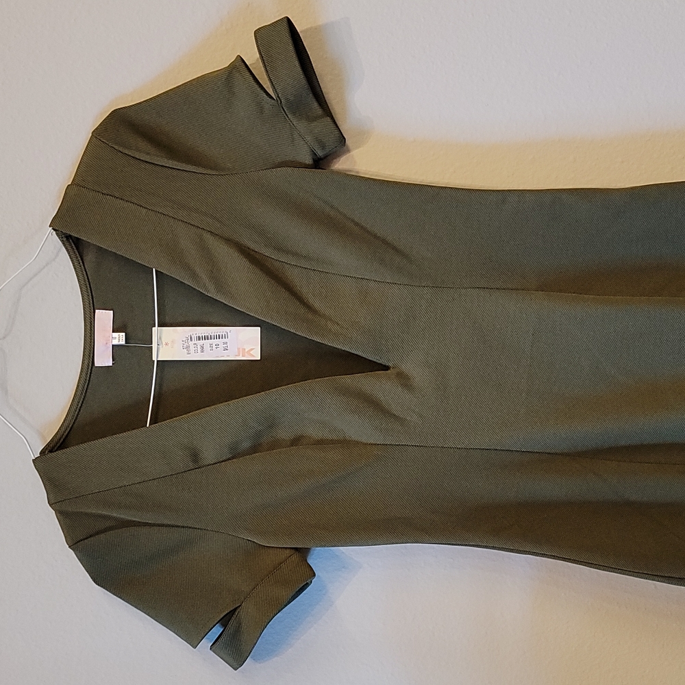 Dress - Picture 4 of 7